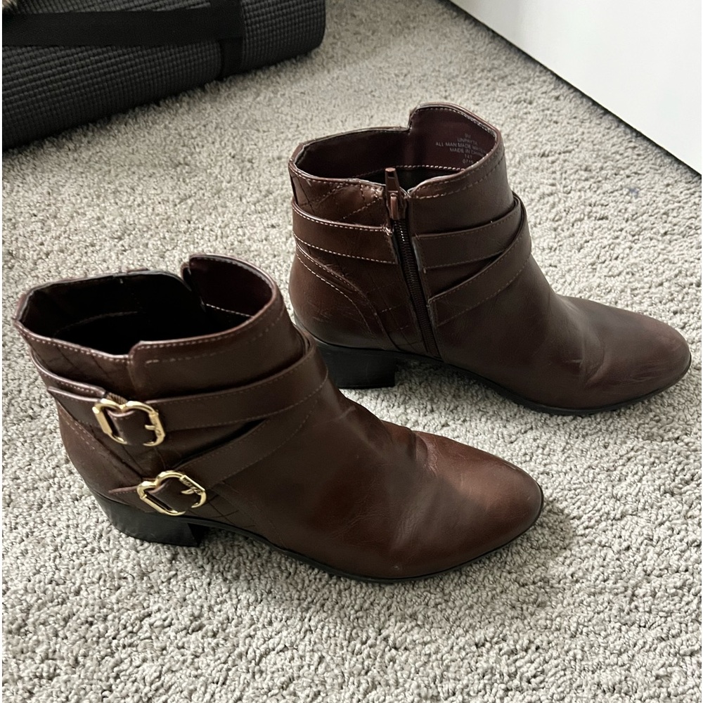 black booties size 8.5 - Picture 2 of 4
